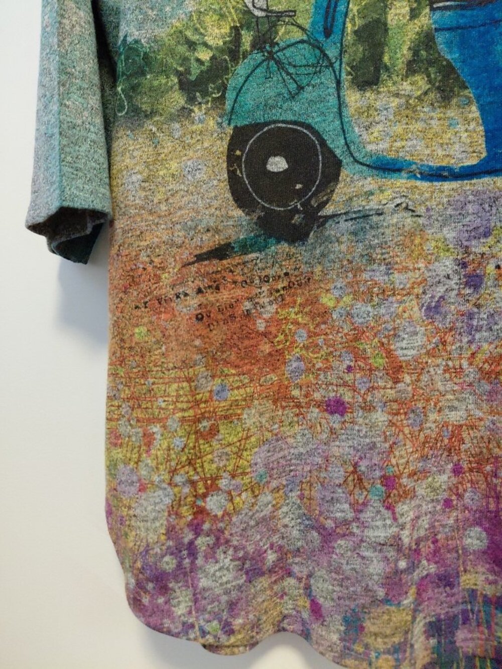 Inoah Womens V-Neck Shirt Tail Top Graphic Print Cats Multicolor Medium - Picture 3 of 7